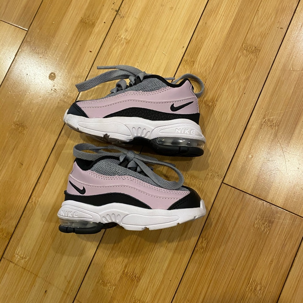 Toddler girls Nike air max